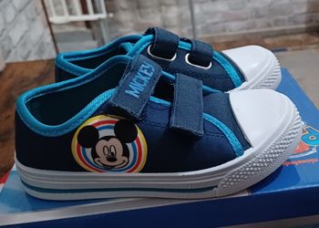 Chaussures Mickey taille 28