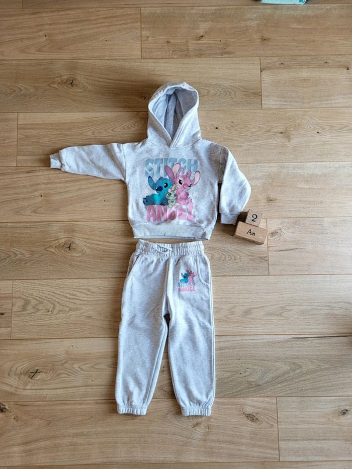 Ensemble jogging Stitch Disney en très bon état - photo numéro 2