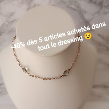 Bracelet cheville couleur dorée et pierres transparentes