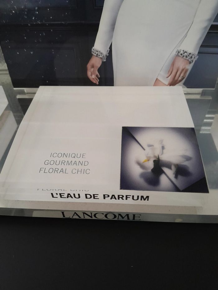 Parfum Lancôme avec Présentoir - photo numéro 5