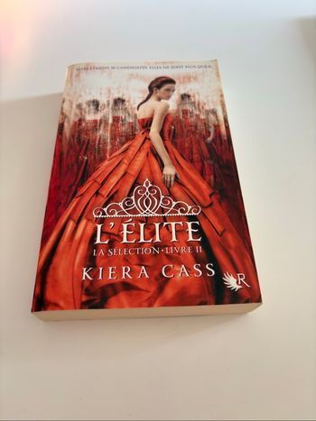 Livre L’élite la sélection Livre 2 de Kiera Cass