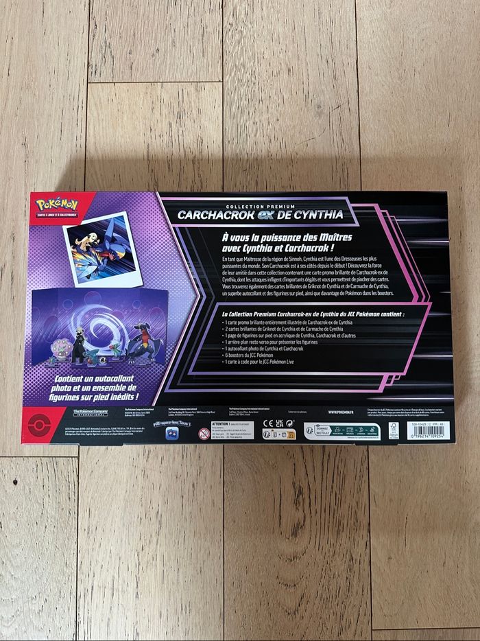 Pokémon Coffret Carchacrok ex de Cynthia Scellé - photo numéro 2