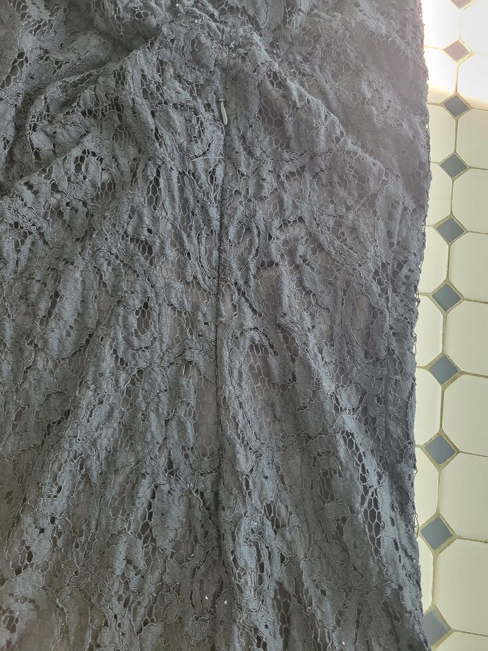 Robe noire à dentelle - photo numéro 4