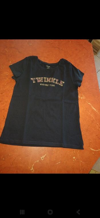 T.shirt fille taille 8 ans