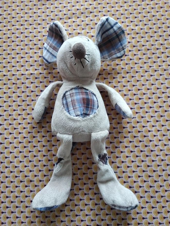 Souris en peluche