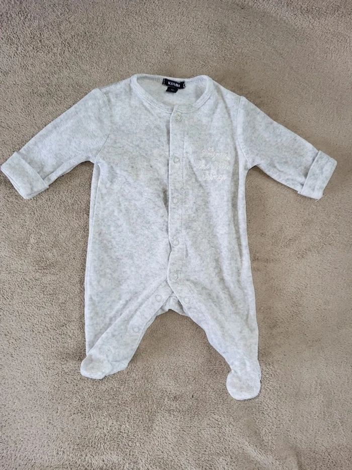 Pyjamas 1 mois - photo numéro 4