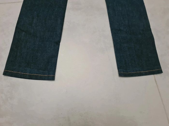 Jean 571 levi's w28 L32 en excellent état - photo numéro 7