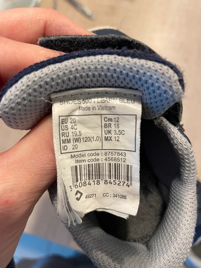 Paire de tennis taille 21 - photo numéro 3