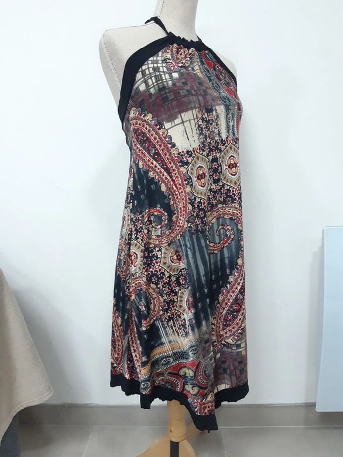 Robe dos nu à motif - photo numéro 4