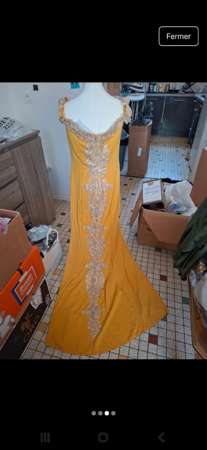 Robe de soirée couleur moutarde taille 36 neuve - photo numéro 3