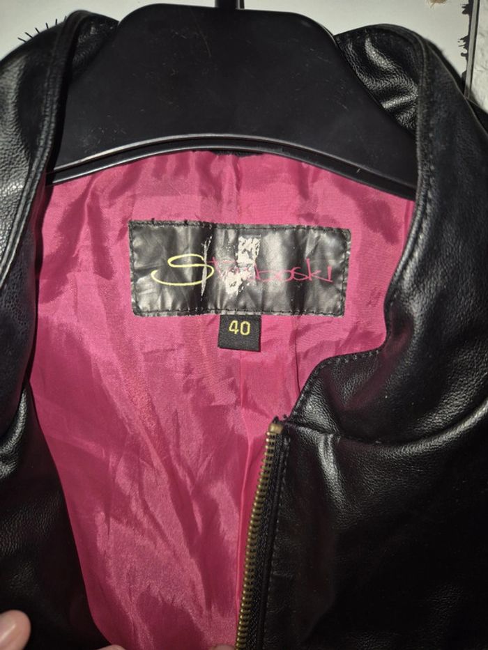 Très jolie veste cintrée noire en simili cuir Straboski taille 40 - photo numéro 5
