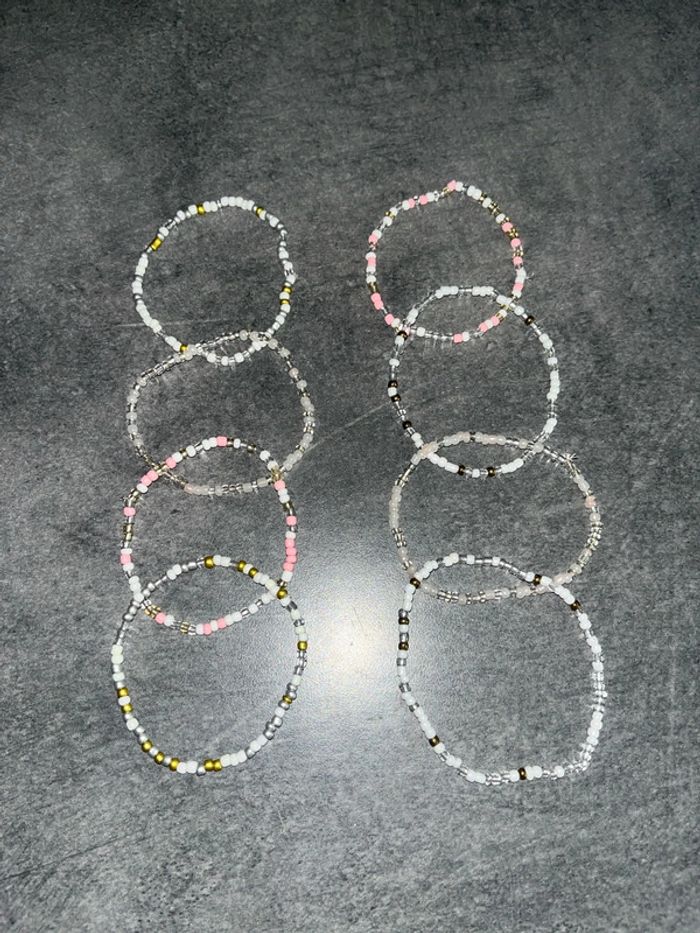8 bracelets