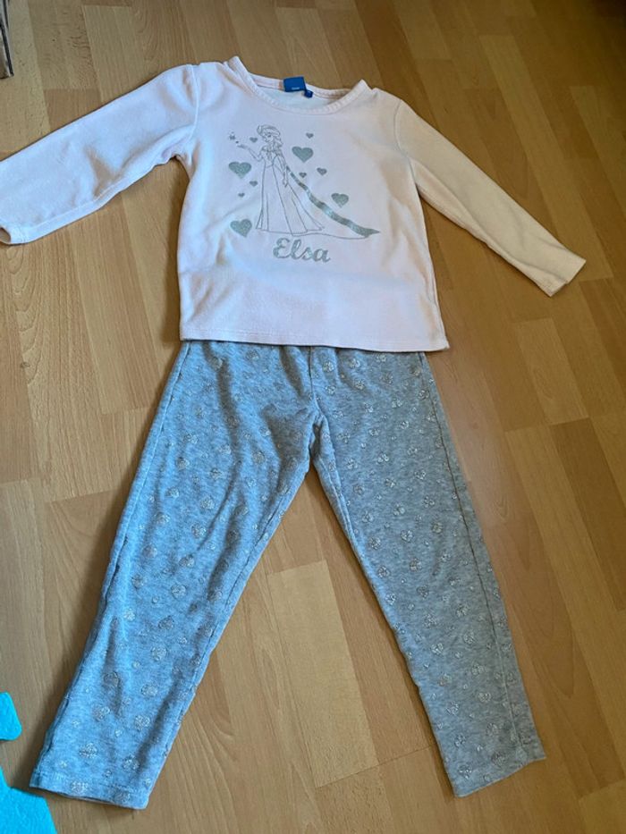 Pyjama en velours Elsa Disney Taille 5 ans