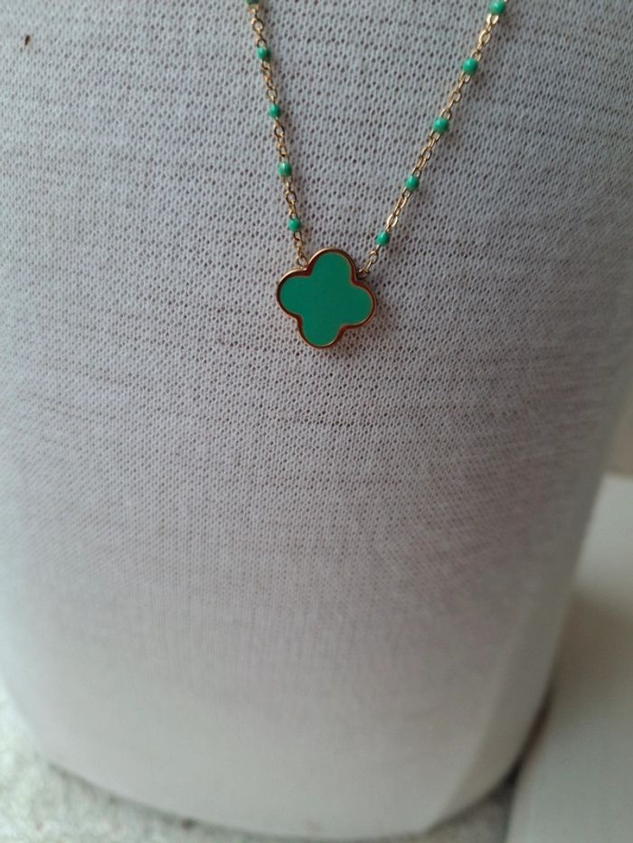 Ravissant collier trèfle 🍀  vert ,réglable - photo numéro 2