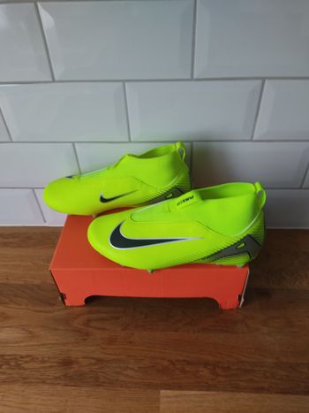 Crampons Nike T 38.5