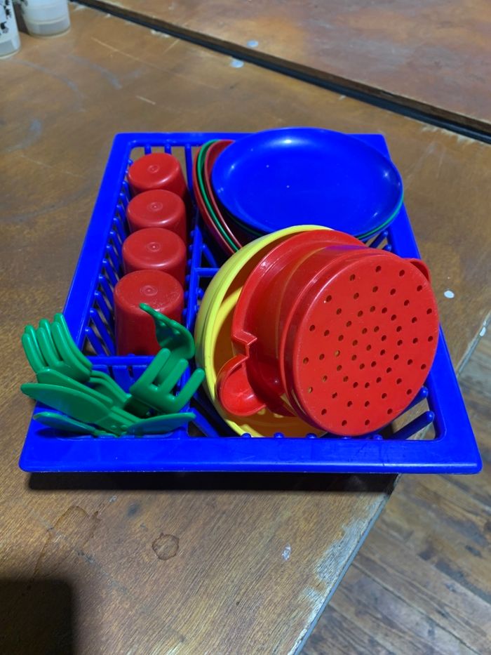 Égouttoir + vaisselle