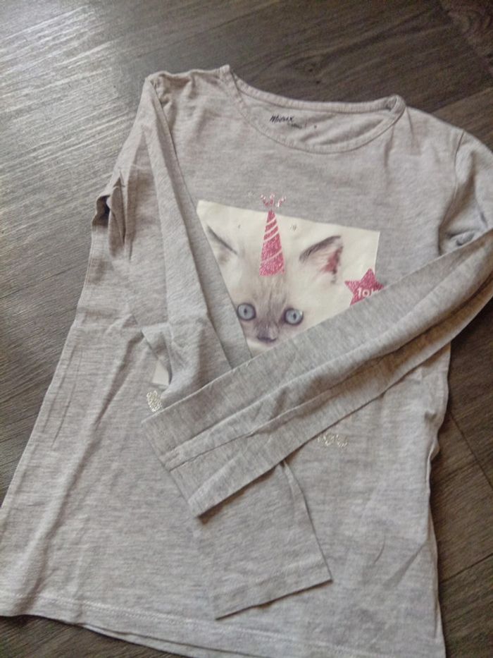 Haut gris - photo numéro 4