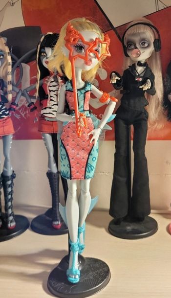 Monster Lagoona Blue Dance The Fright Away