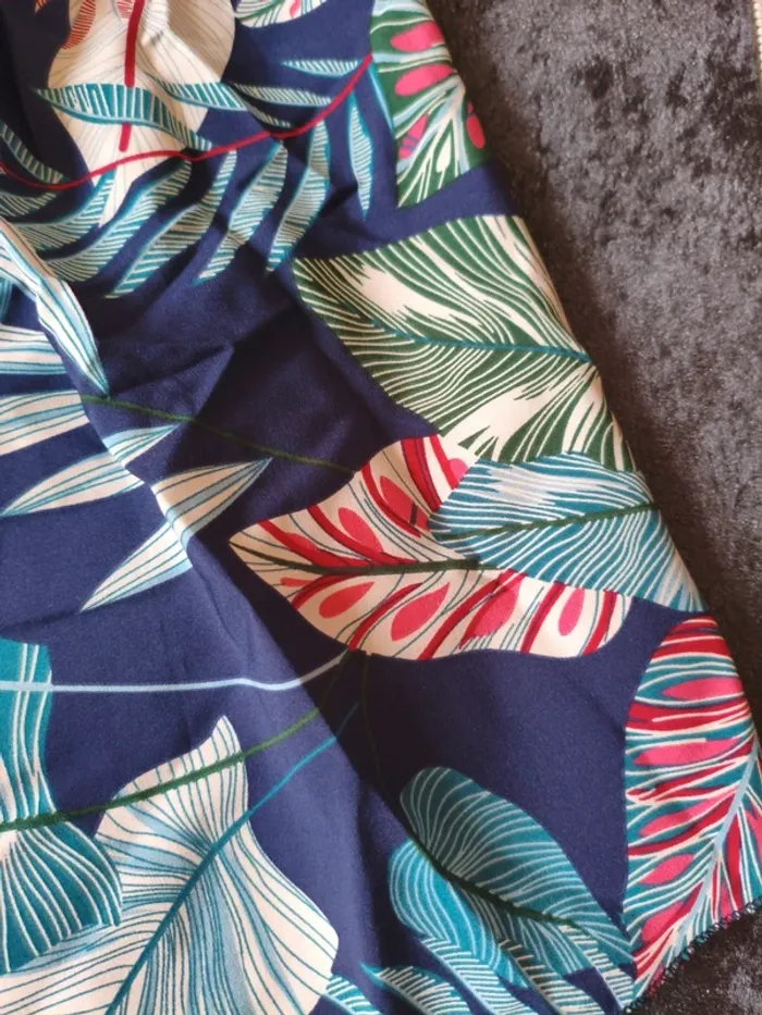 Jupe bleue marine plante - photo numéro 5
