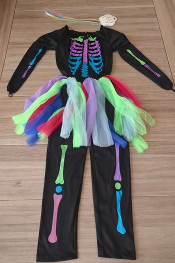Costume fête fille robe de squelette avec perruques colorées
