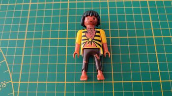 Personnage pull jaune référence 30 00 9622 pièce détachée Playmobil #A71