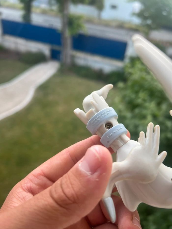 figurine reshiram officielle - photo numéro 3