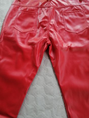 Fetish jean en simili cuir rouge homme t 48