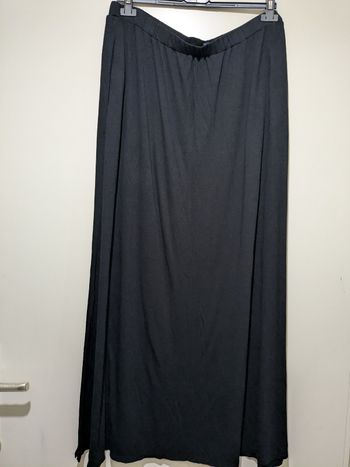 Belle jupe Kiabi noire fluide. Taille XL ( 46/48 EU)