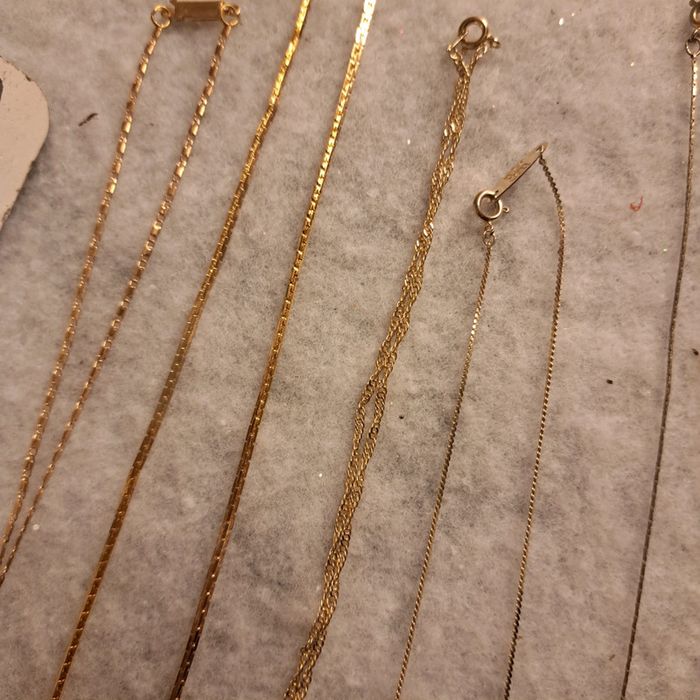 Lot colliers doré tout en finesse - photo numéro 9