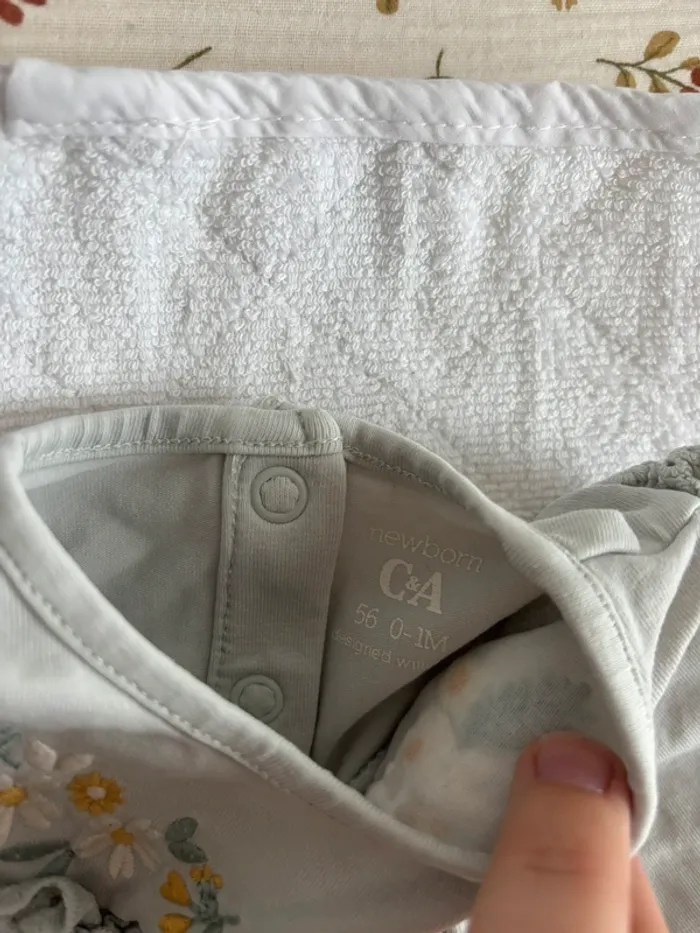 Ensemble vert d’eau bébé fille taille 1 mois - photo numéro 4