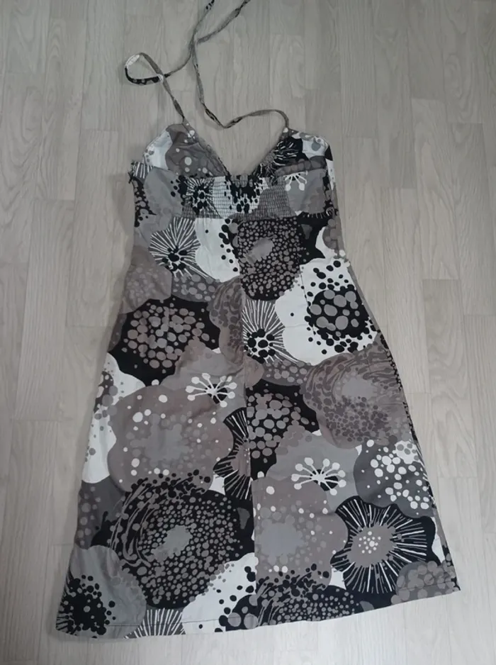 Robe H&M mi-longue femme - photo numéro 2