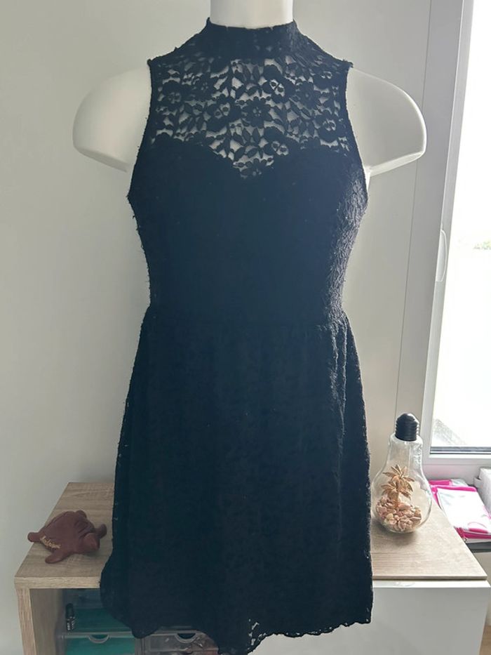 Superbe robe dentelle noire dos nu 😍