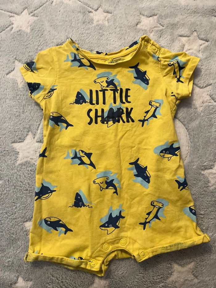 Combinaison été jaune/requins
