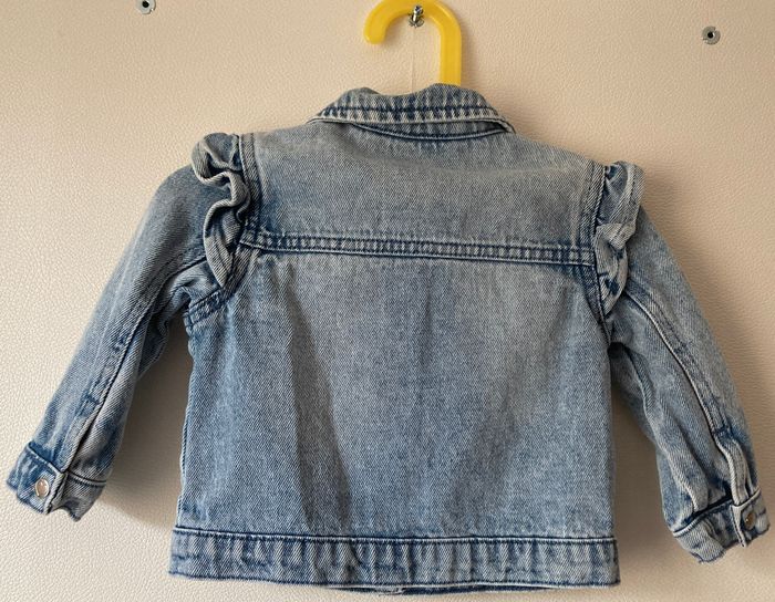 veste en jeans épaules volantées bébé 12 mois - photo numéro 3
