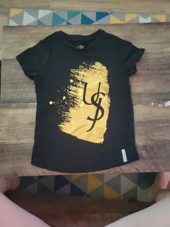 Tee shirt