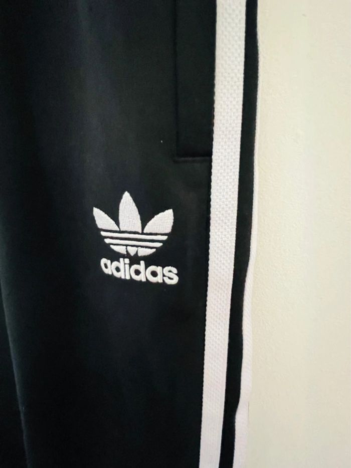 Ensemble adidas Firebird état neuf 11/12 ans - photo numéro 5