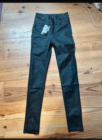 Jeans simili cuir taille 36 