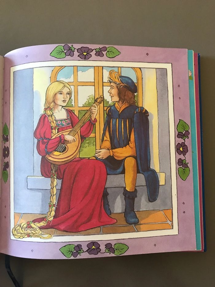 Livre Mon beau livre de Contes - photo numéro 3