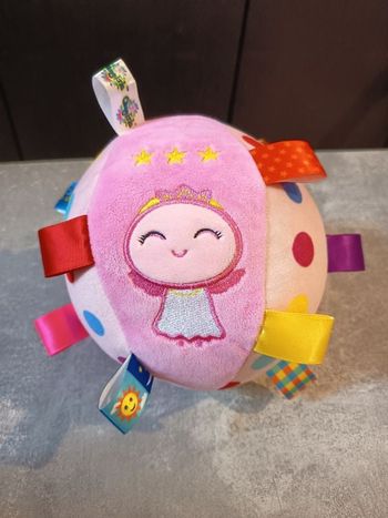 Balle boule en tissu étiquettes rubans bébé