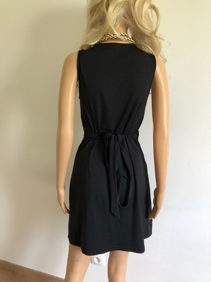 Robe noire portefeuille sans manches Molly Bracken taille S jamais portée - photo numéro 5