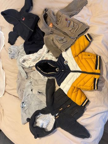 Lots de gilets et manteaux 6 mois garçon 