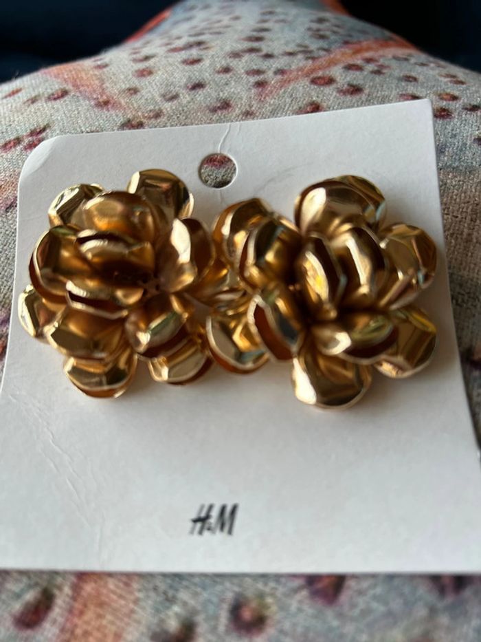 H&M boucles d oreilles neuves - photo numéro 3