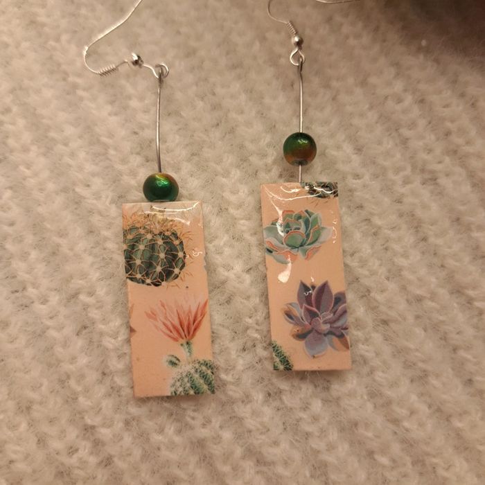 Boucles d'oreilles pendante multicolore légère - photo numéro 7