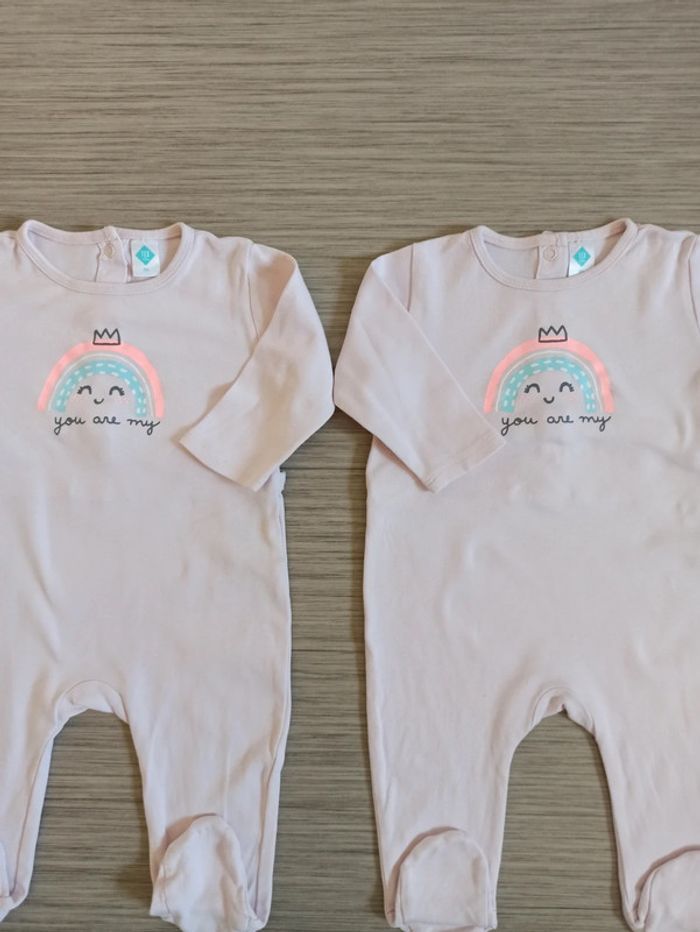 2 pyjamas identiques bébé fille 6 mois - photo numéro 2
