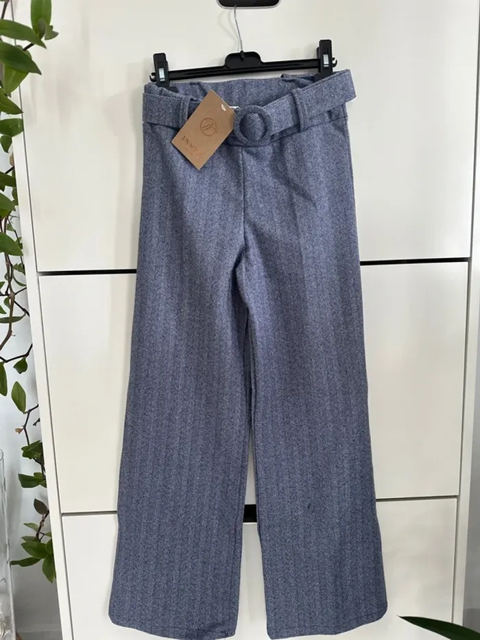 Pantalon bleu avec ceinture - neuf