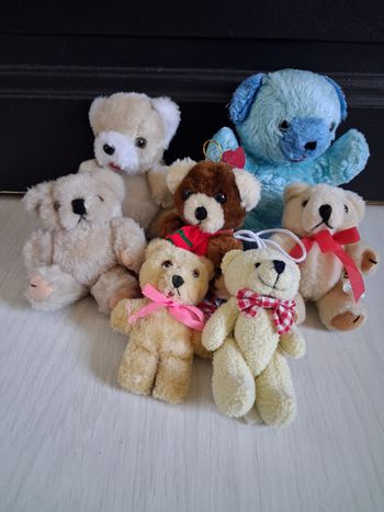 Lot de 7 peluches ourson