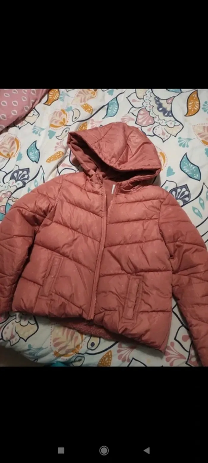 Manteau doudoune rose a étoiles la halle fille en très bon état taille 8 ans - photo numéro 2