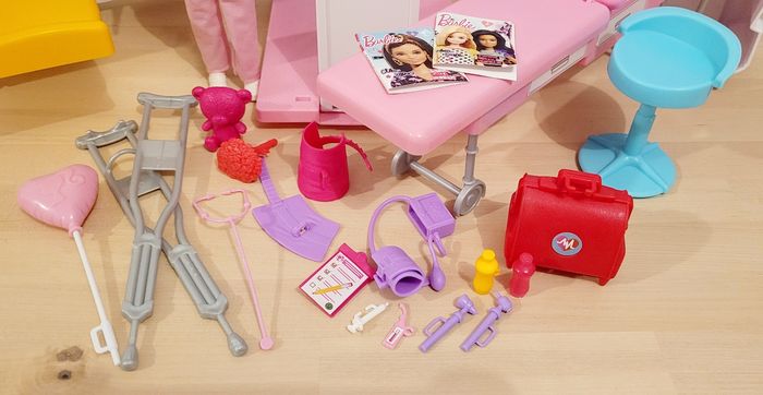 Ambulance Barbie + Barbie infirmière - photo numéro 4