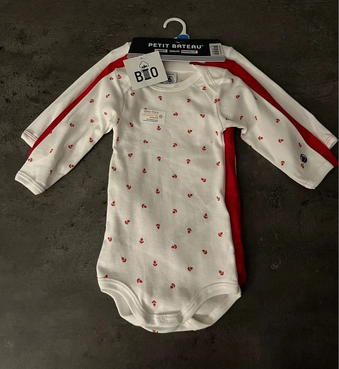 Lot de 3 bodies petit bateau (6 mois),Fille.