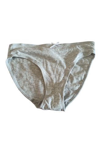 Culotte grise 14 ans